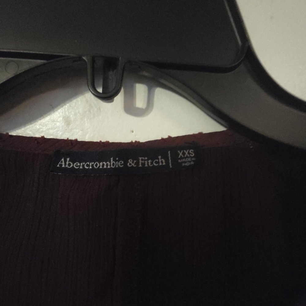 Abercrombie & Fitch Maroon Blouse with Tie-Front - Picture 2 of 3